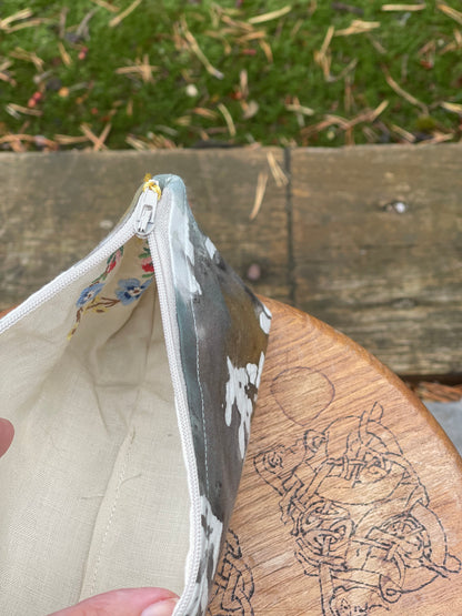 Handmade Zipper Pouch with Vintage Lining "soleil"