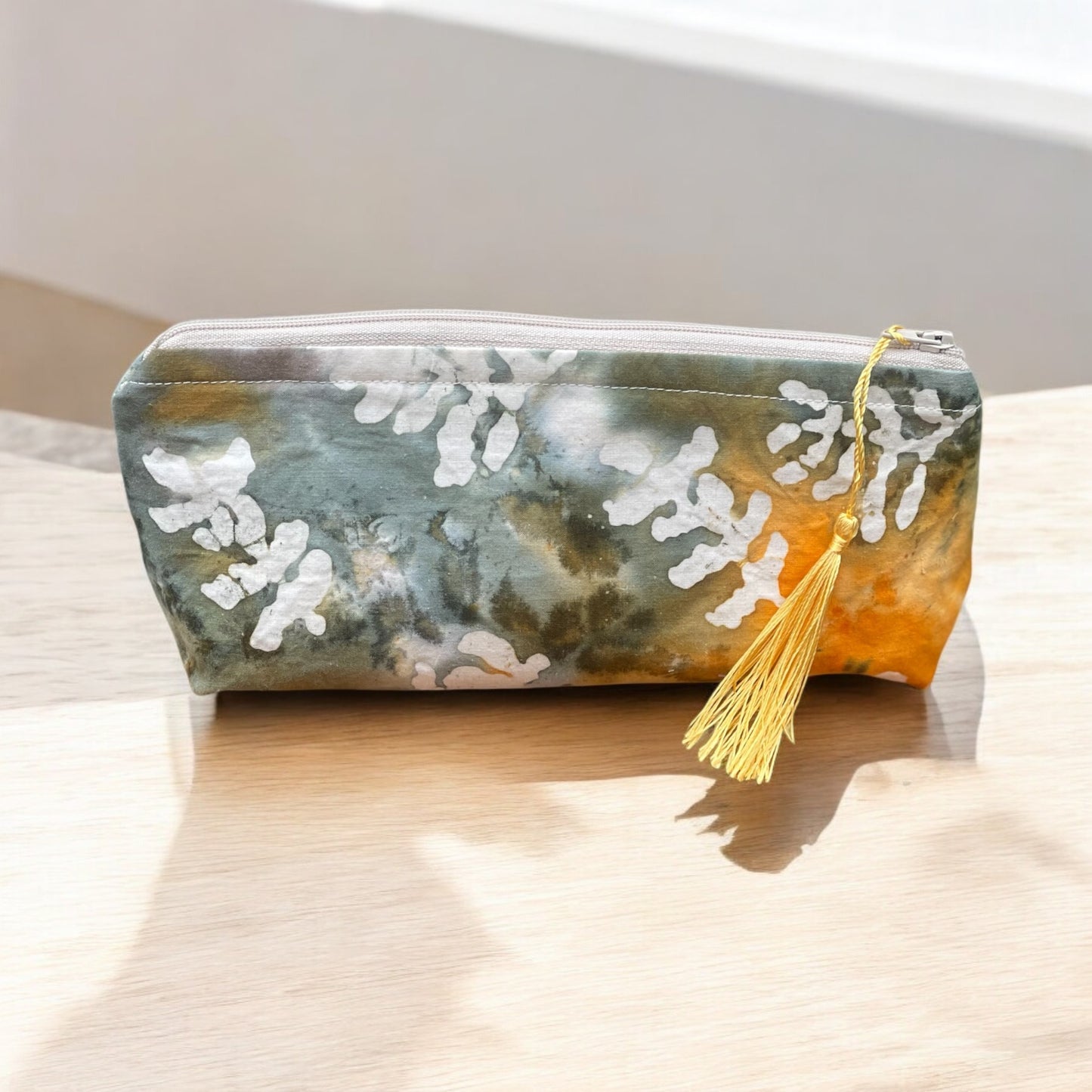 Handmade Zipper Pouch with Vintage Lining "soleil"