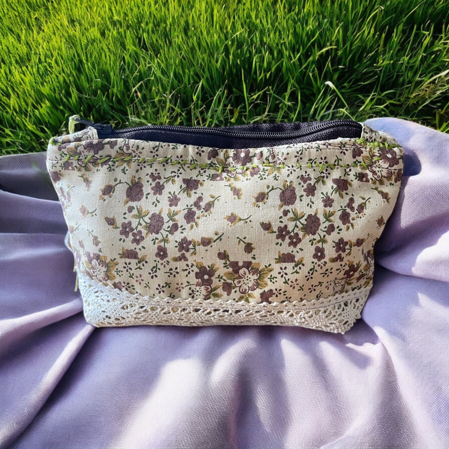 Vintage Style Handmade Zipper Pouch "Beatrice"